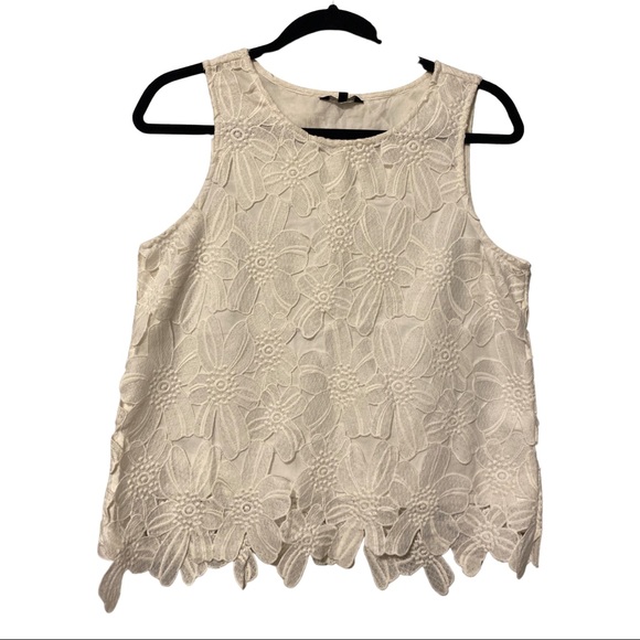 RW&Co white flower tank - Picture 1 of 3